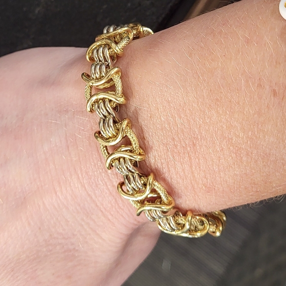 14K Yellow Gold Estate Textured Fashion Bracelet